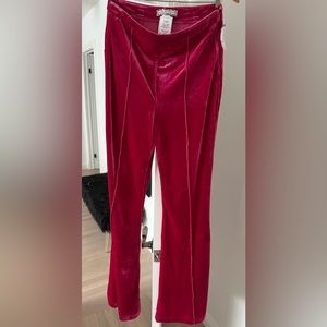 Velvet pants perfect for the upcoming holiday season! Never worn w/ tags.